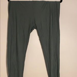 Lularoe Tall & Curvy Leggings - Army Green